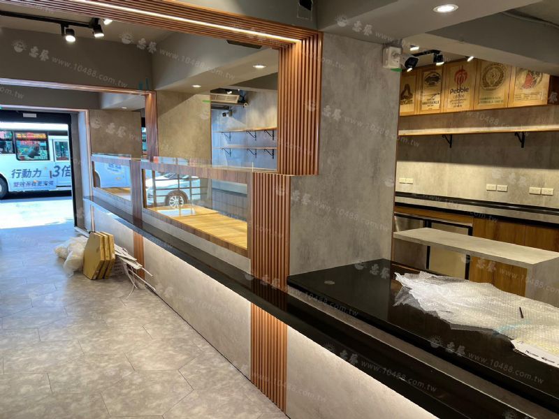 松山麵包店 店鋪裝潢規劃/賣場設計/麵包架製作/訂製櫃台